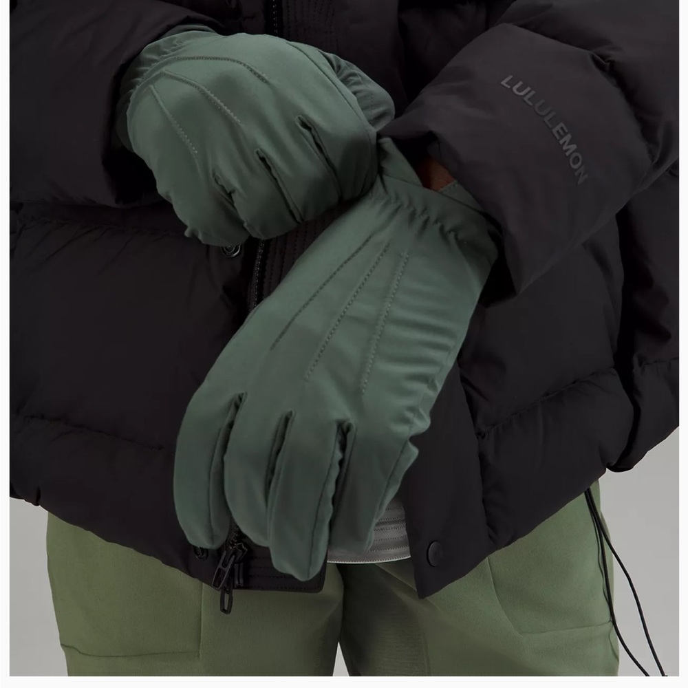 NWT Lululemon olive green winter gloves size large / xl
